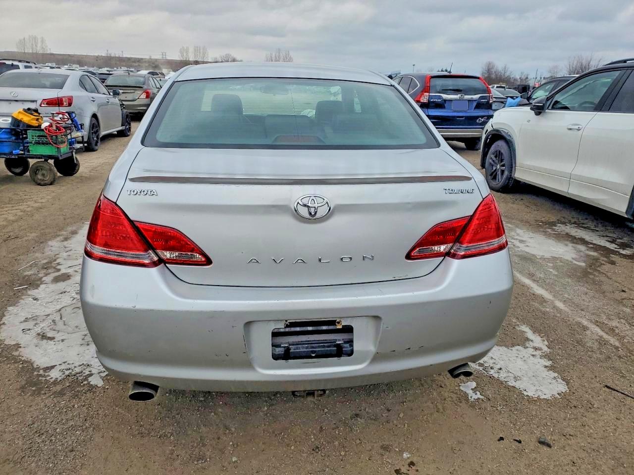 2005 TOYOTA AVALON XL photo 6