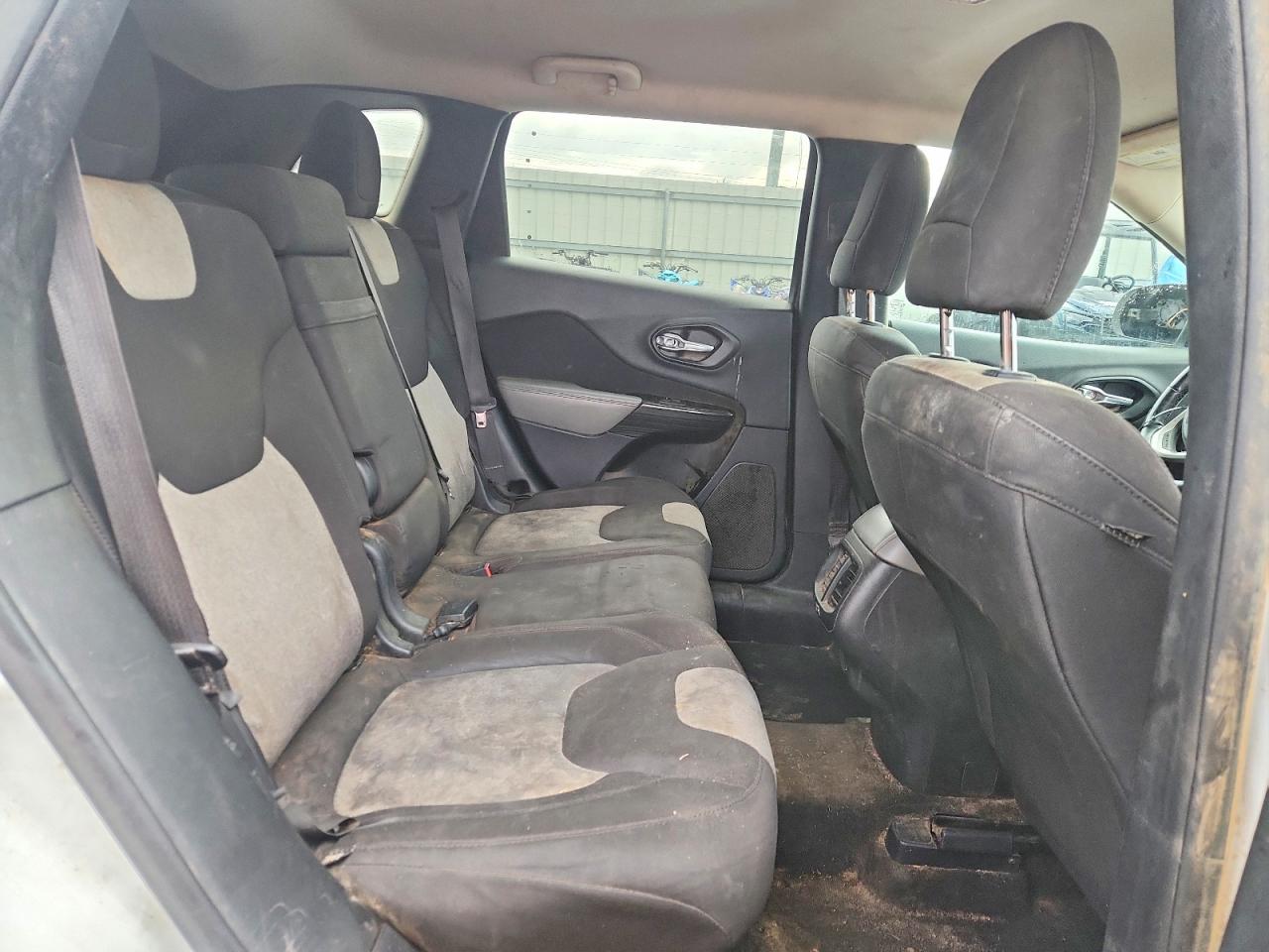 2014 JEEP CHEROKEE LATITUDE photo 11