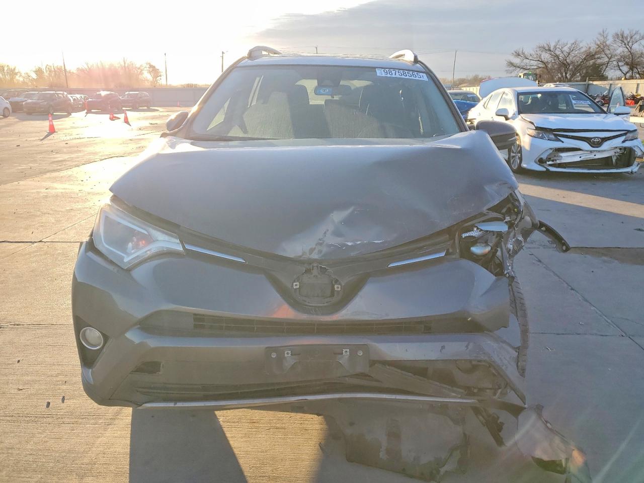 2017 TOYOTA RAV4 XLE photo 5