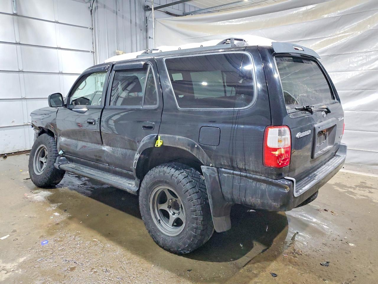 2001 TOYOTA 4RUNNER SR5 photo 2
