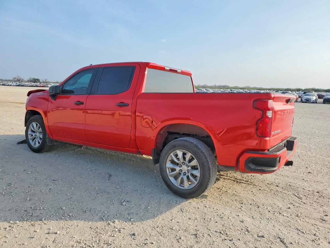 2024 CHEVROLET SILVERADO C1500 CUSTOM photo 2