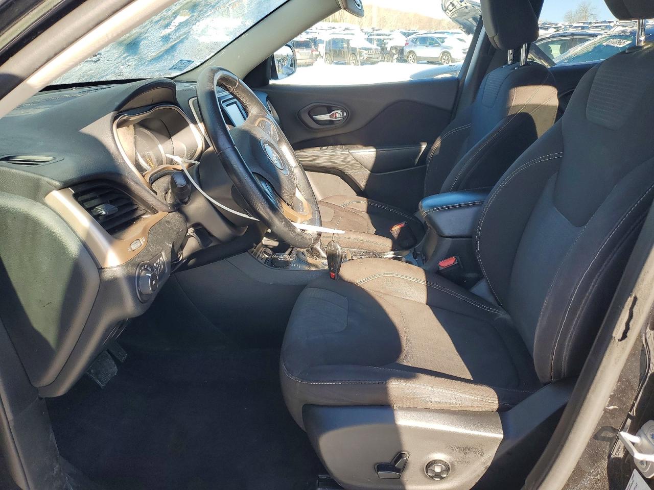2016 JEEP CHEROKEE LATITUDE photo 7