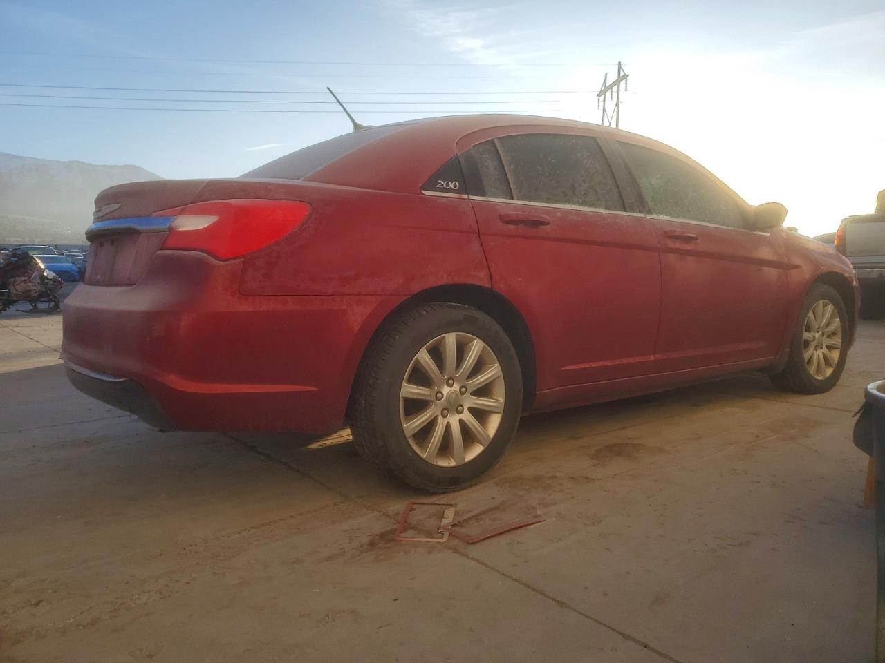 2013 CHRYSLER 200 TOURING photo 5