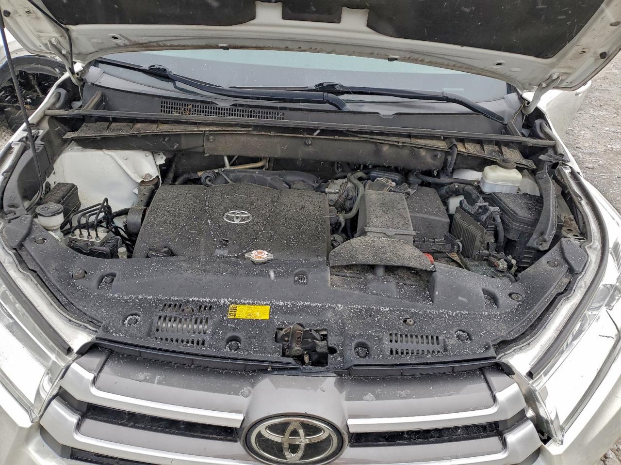 2019 TOYOTA HIGHLANDER SE photo 12