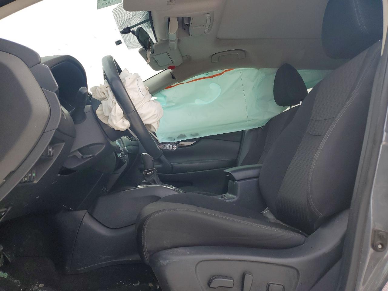 2018 NISSAN ROGUE S photo 7