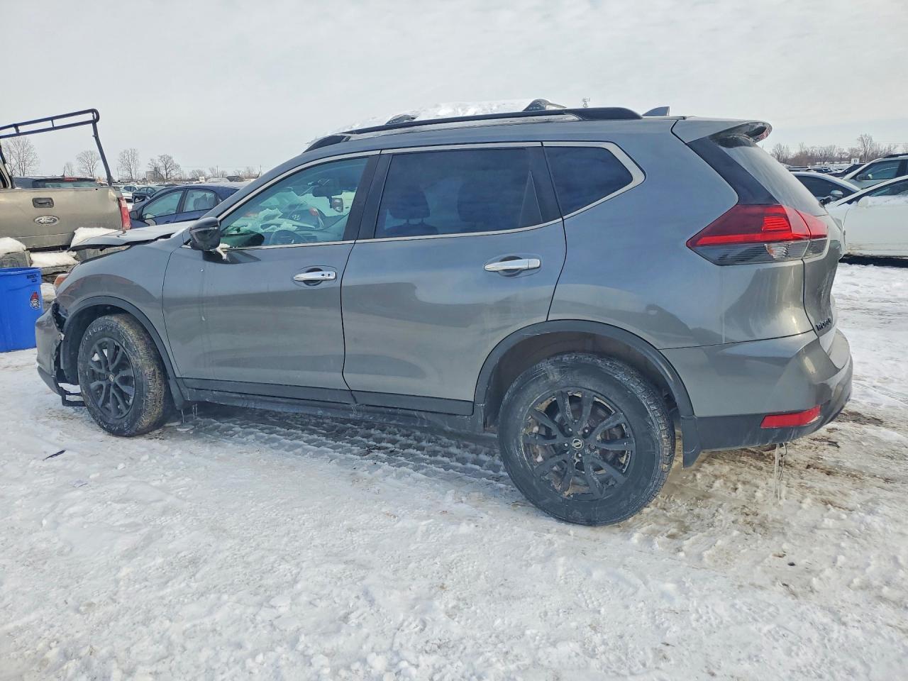 2018 NISSAN ROGUE S photo 2