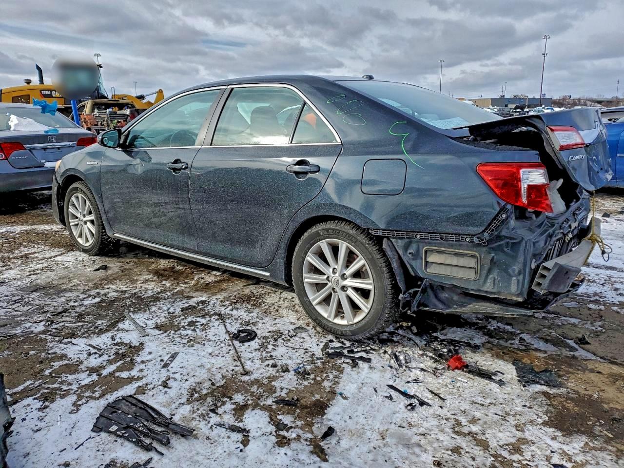 2013 TOYOTA CAMRY HYBRID photo 2