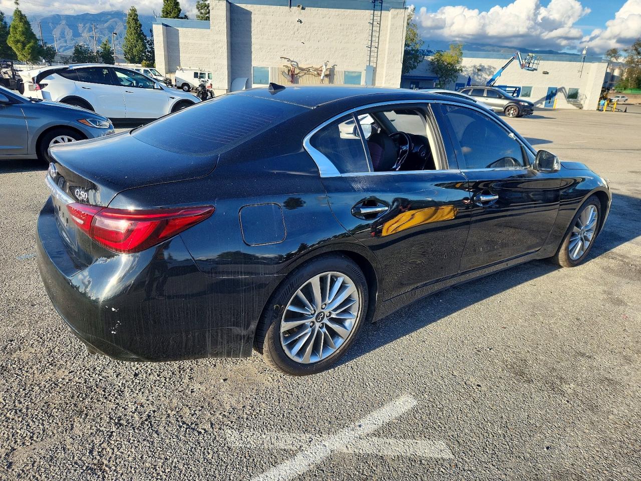 2018 INFINITI Q50 LUXE photo 3