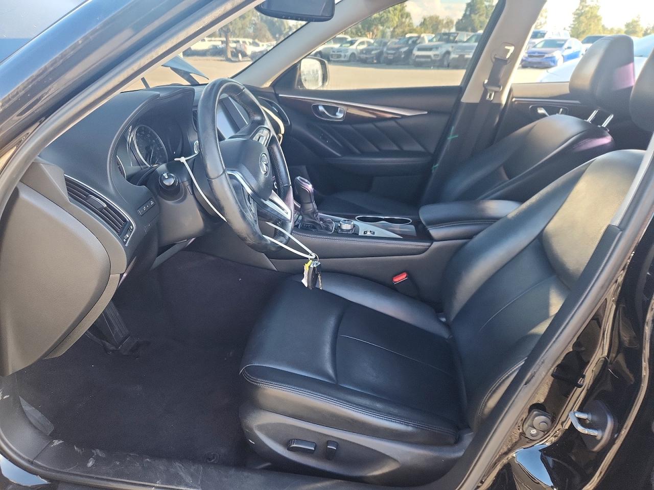 2018 INFINITI Q50 LUXE photo 7