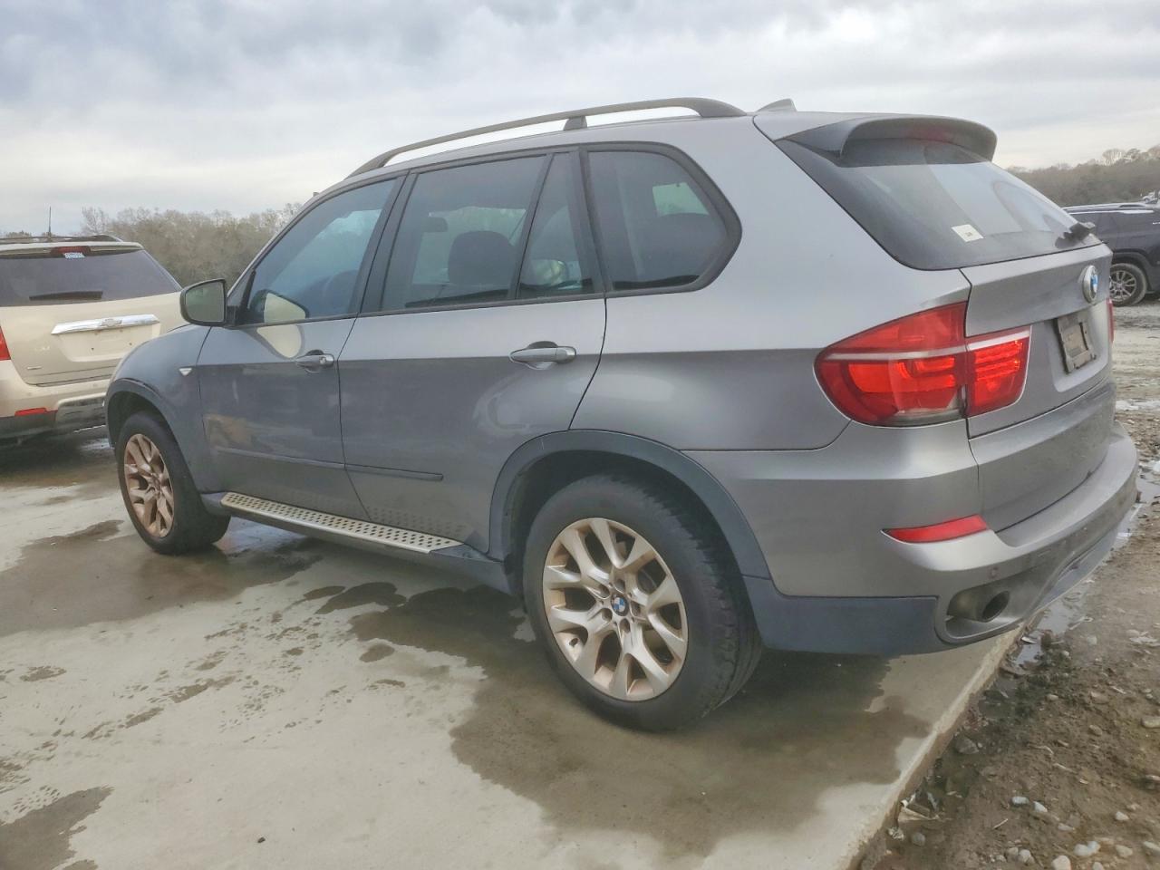 2012 BMW X5 XDRIVE35I photo 2