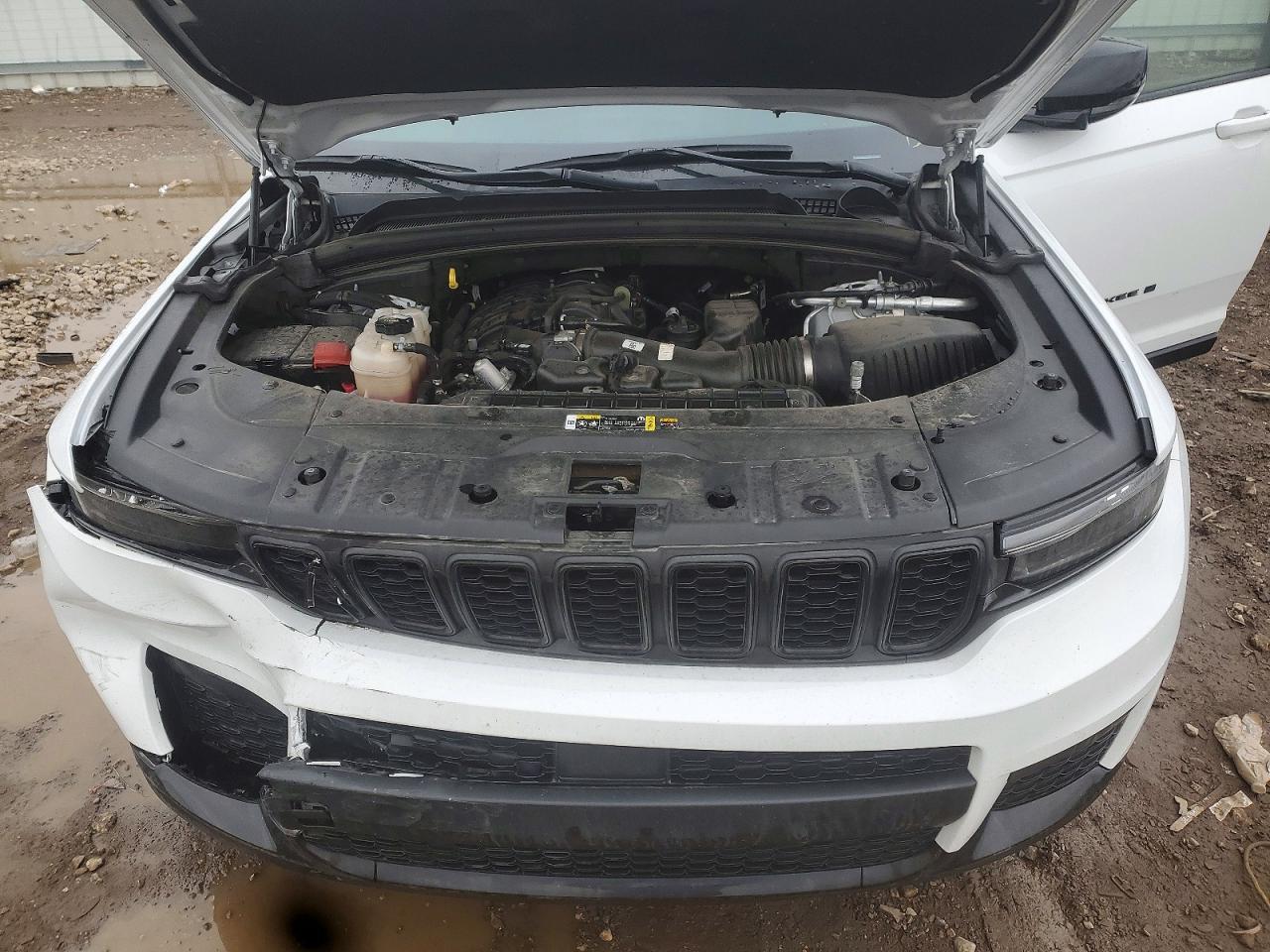 2023 JEEP GRAND CHEROKEE L LAREDO photo 11