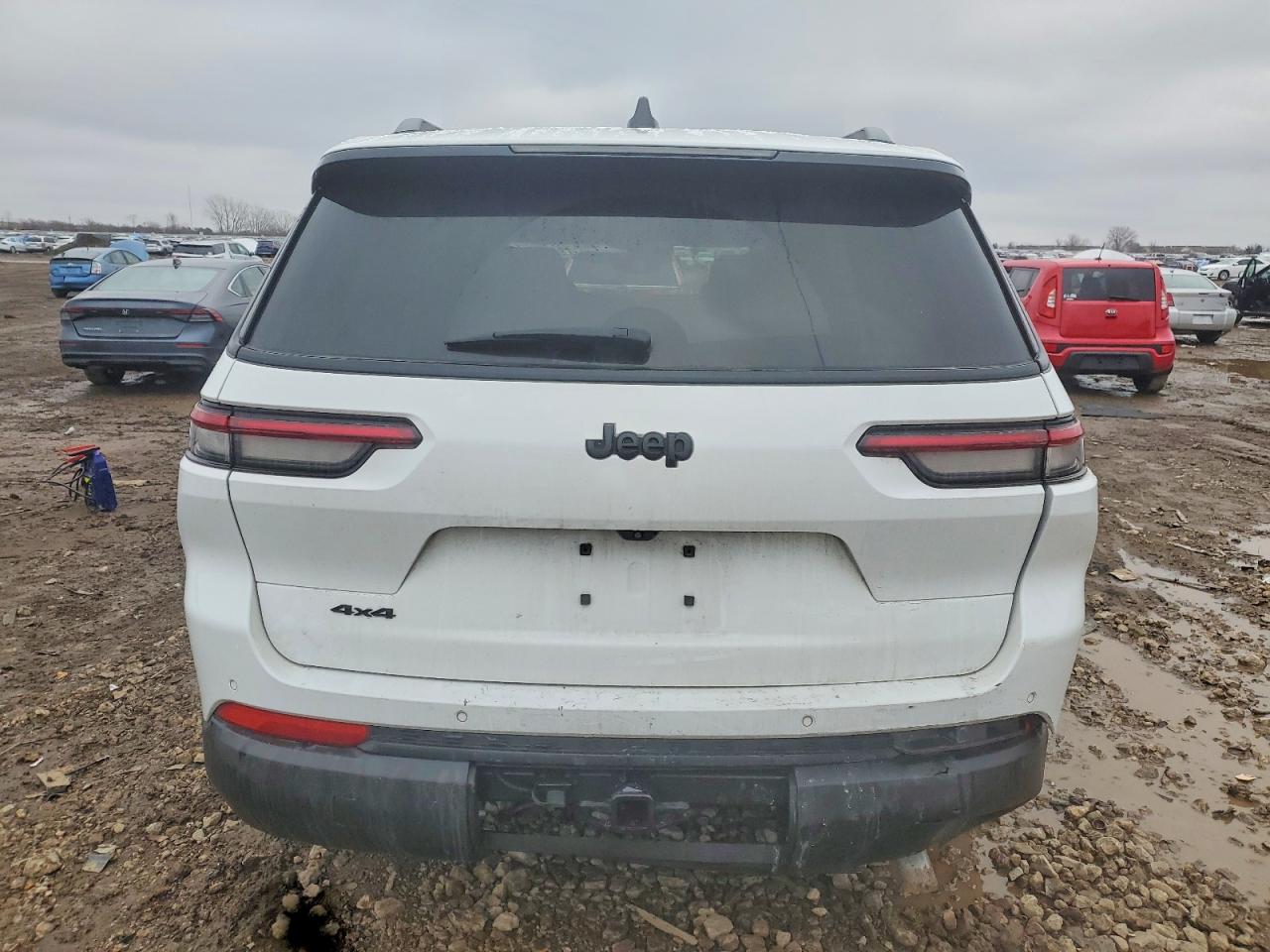 2023 JEEP GRAND CHEROKEE L LAREDO photo 6