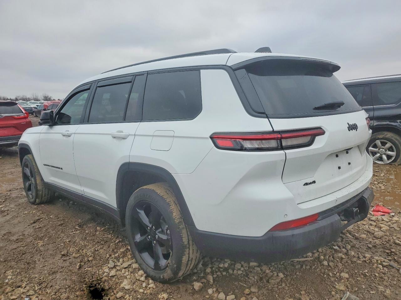 2023 JEEP GRAND CHEROKEE L LAREDO photo 2