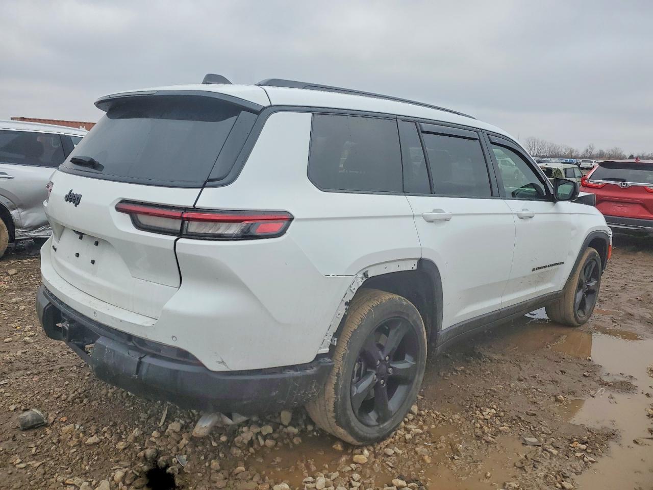 2023 JEEP GRAND CHEROKEE L LAREDO photo 3