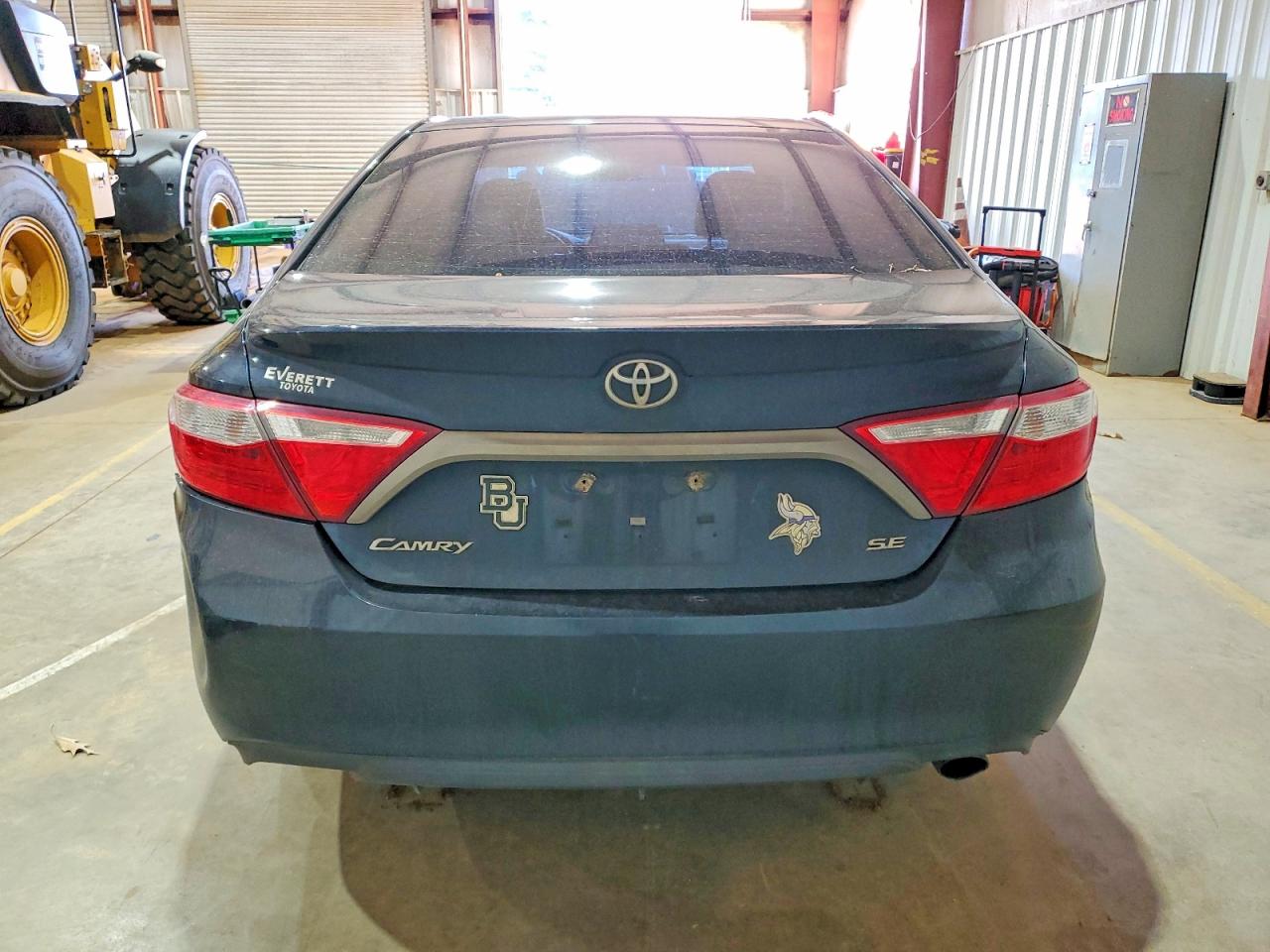 2016 TOYOTA CAMRY LE photo 6