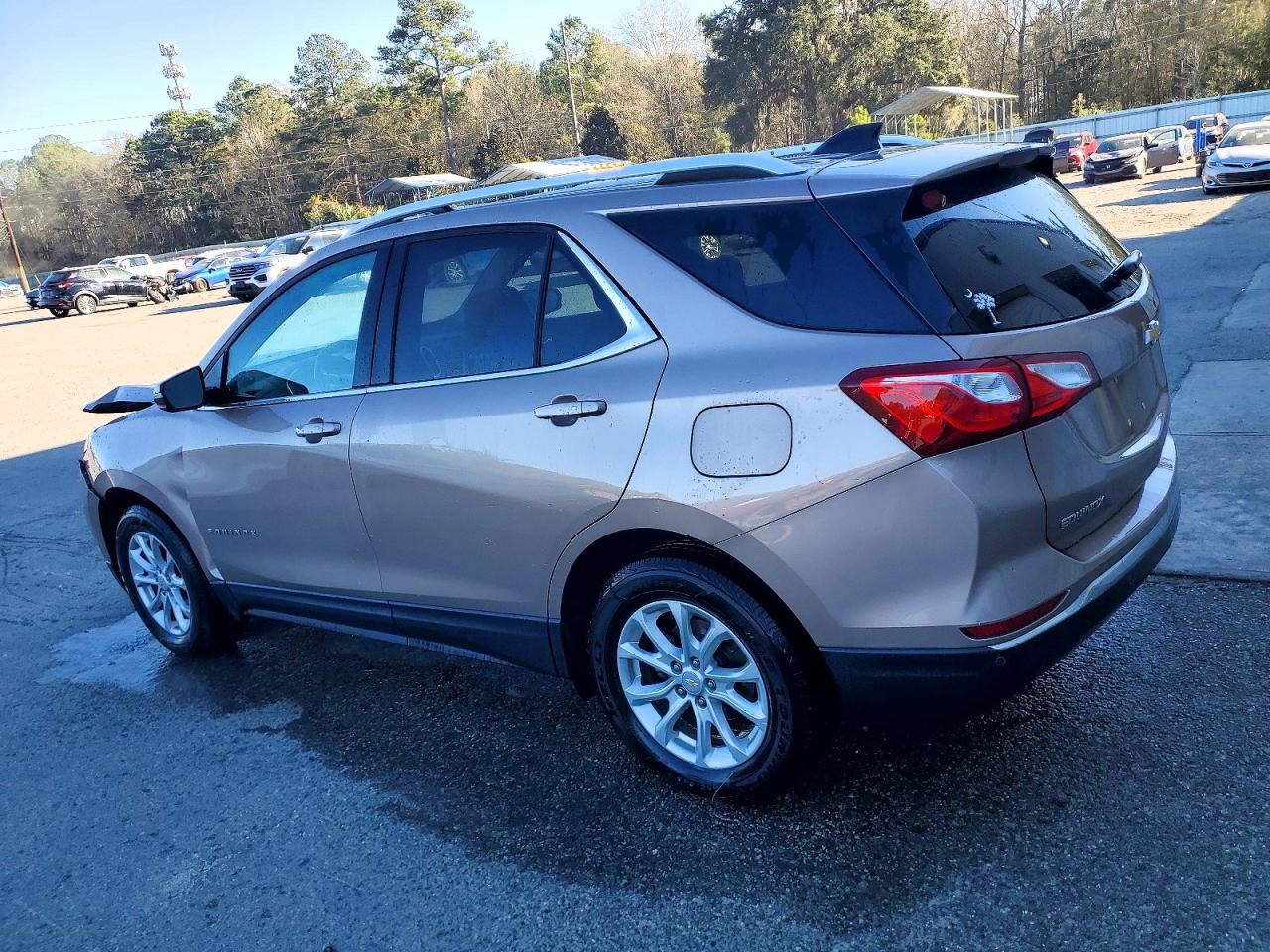2018 CHEVROLET EQUINOX LT photo 2