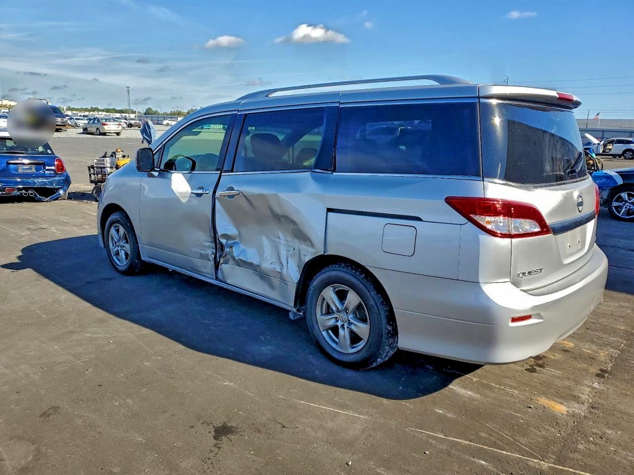 2013 NISSAN QUEST S photo 4