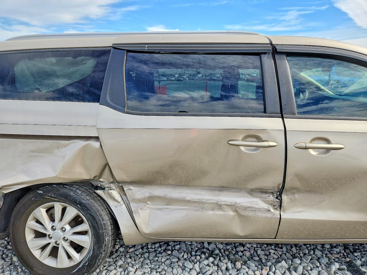 2016 KIA SEDONA LX photo 11