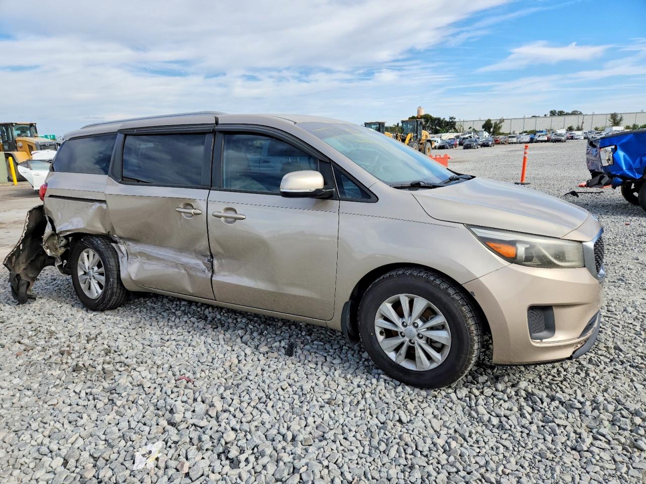 2016 KIA SEDONA LX photo 4