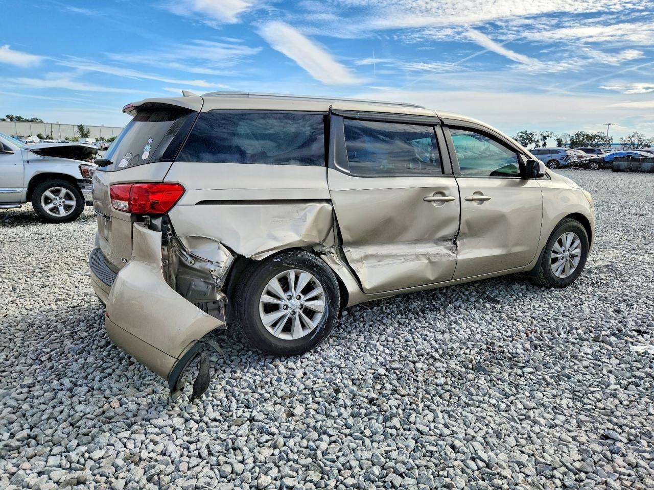 2016 KIA SEDONA LX photo 3