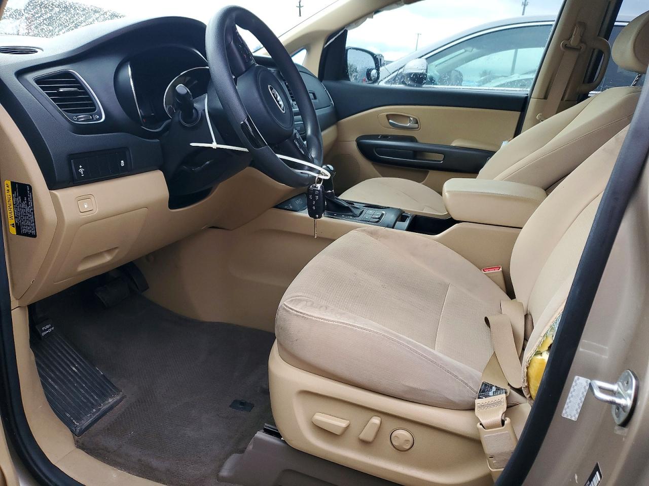 2016 KIA SEDONA LX photo 7