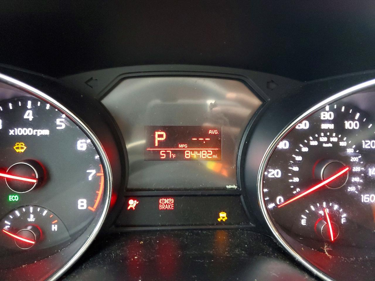 2016 KIA SEDONA LX photo 9