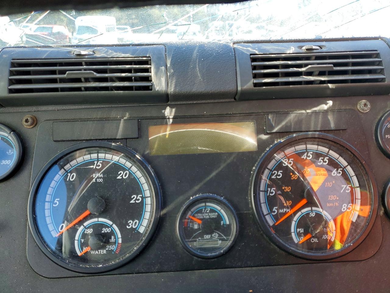 2016 FREIGHTLINER CASCADIA 125 SEMI TRUCK photo 15