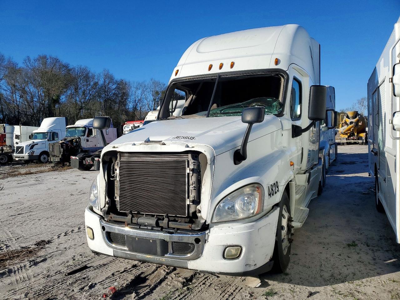 2016 FREIGHTLINER CASCADIA 125 SEMI TRUCK photo 3