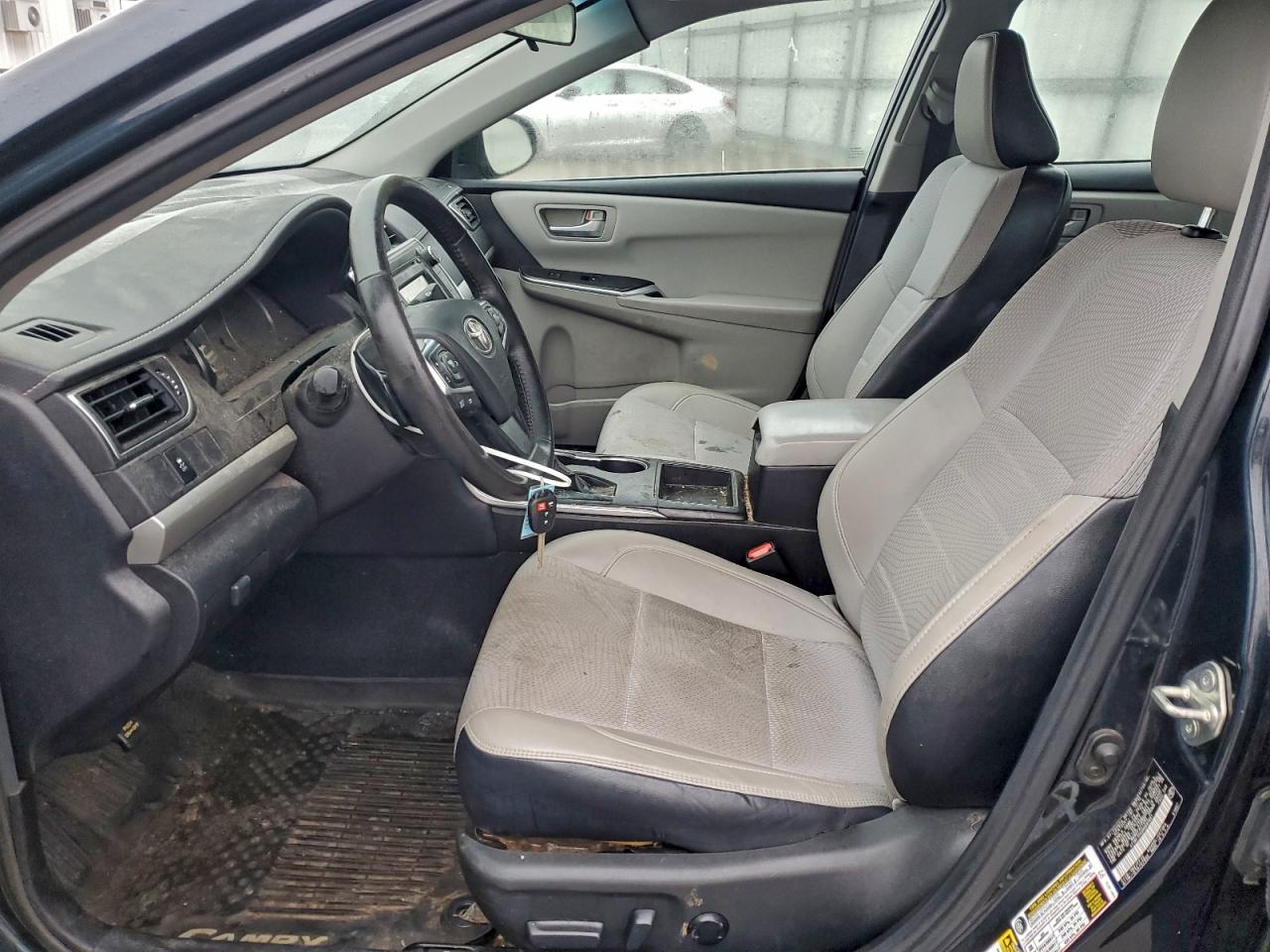2017 TOYOTA CAMRY LE photo 7