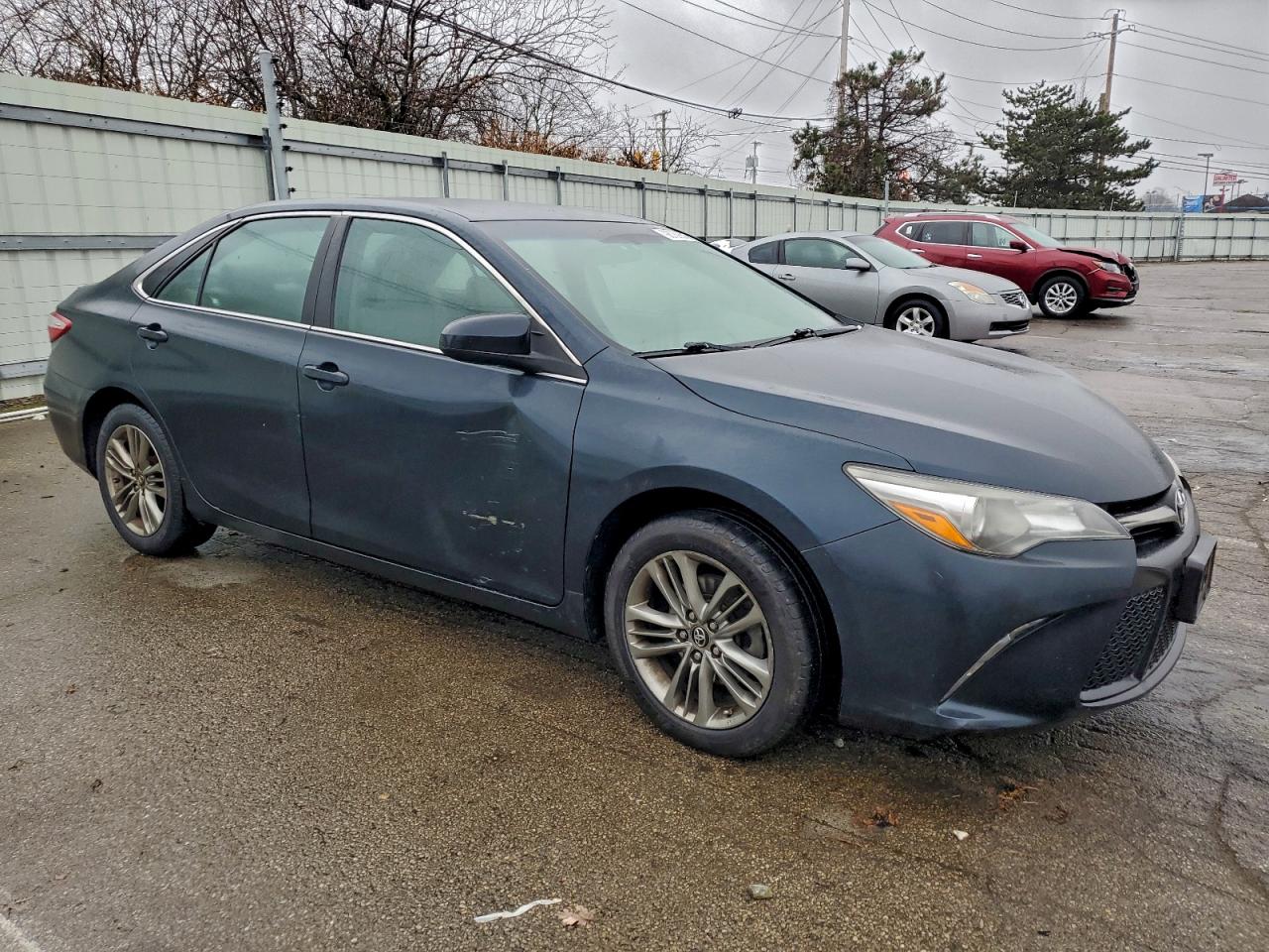 2017 TOYOTA CAMRY LE photo 4