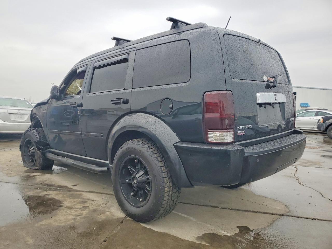 2008 DODGE NITRO SLT photo 2