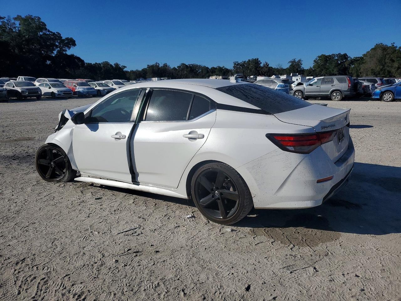 2022 NISSAN SENTRA SR photo 2