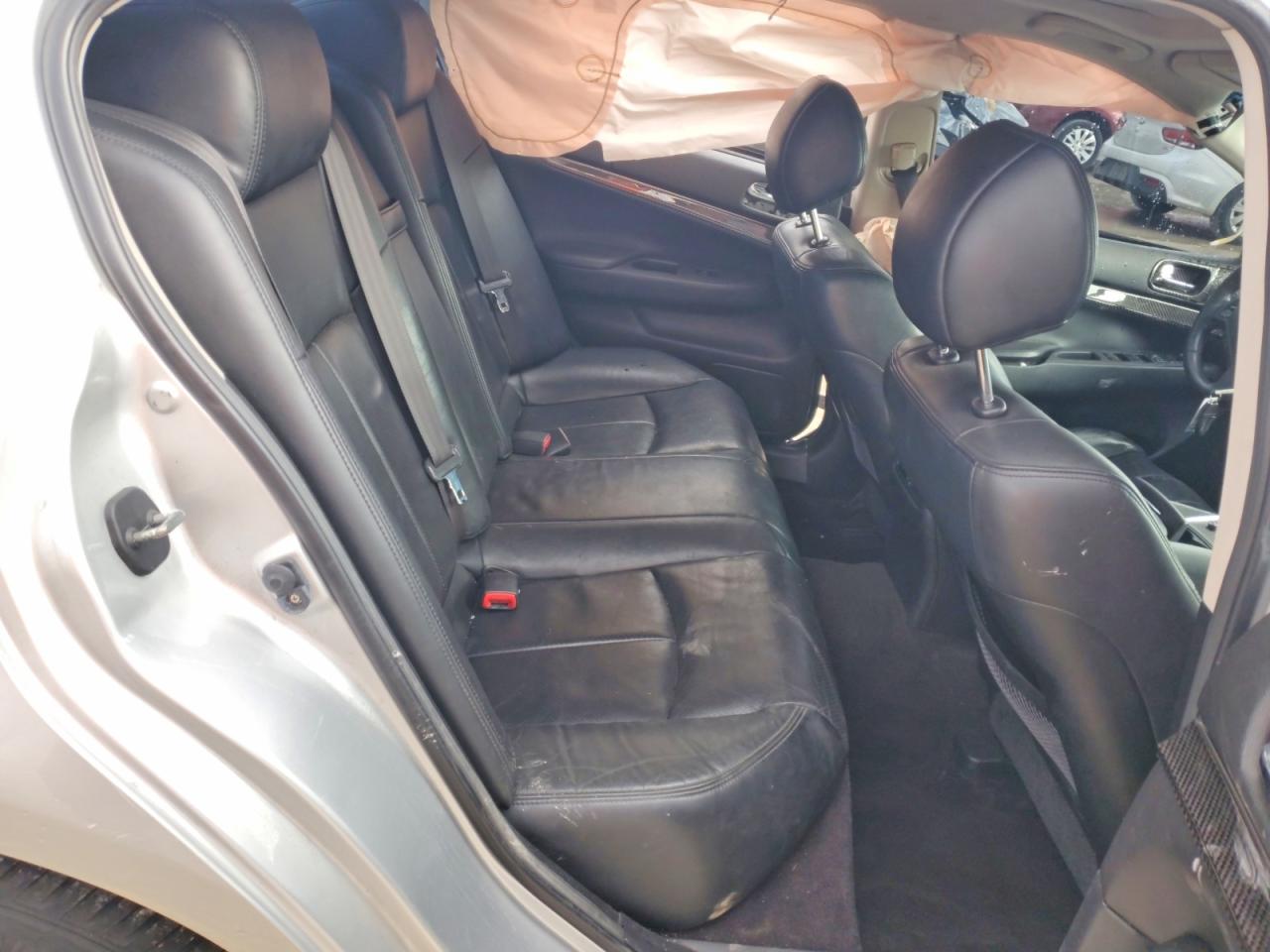 2013 INFINITI G37 photo 10