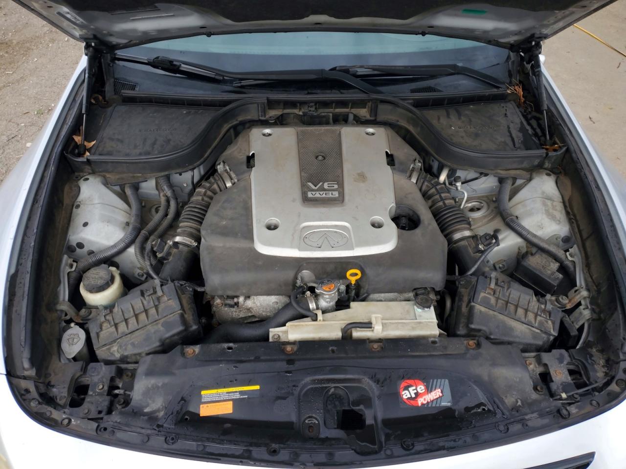 2013 INFINITI G37 photo 11
