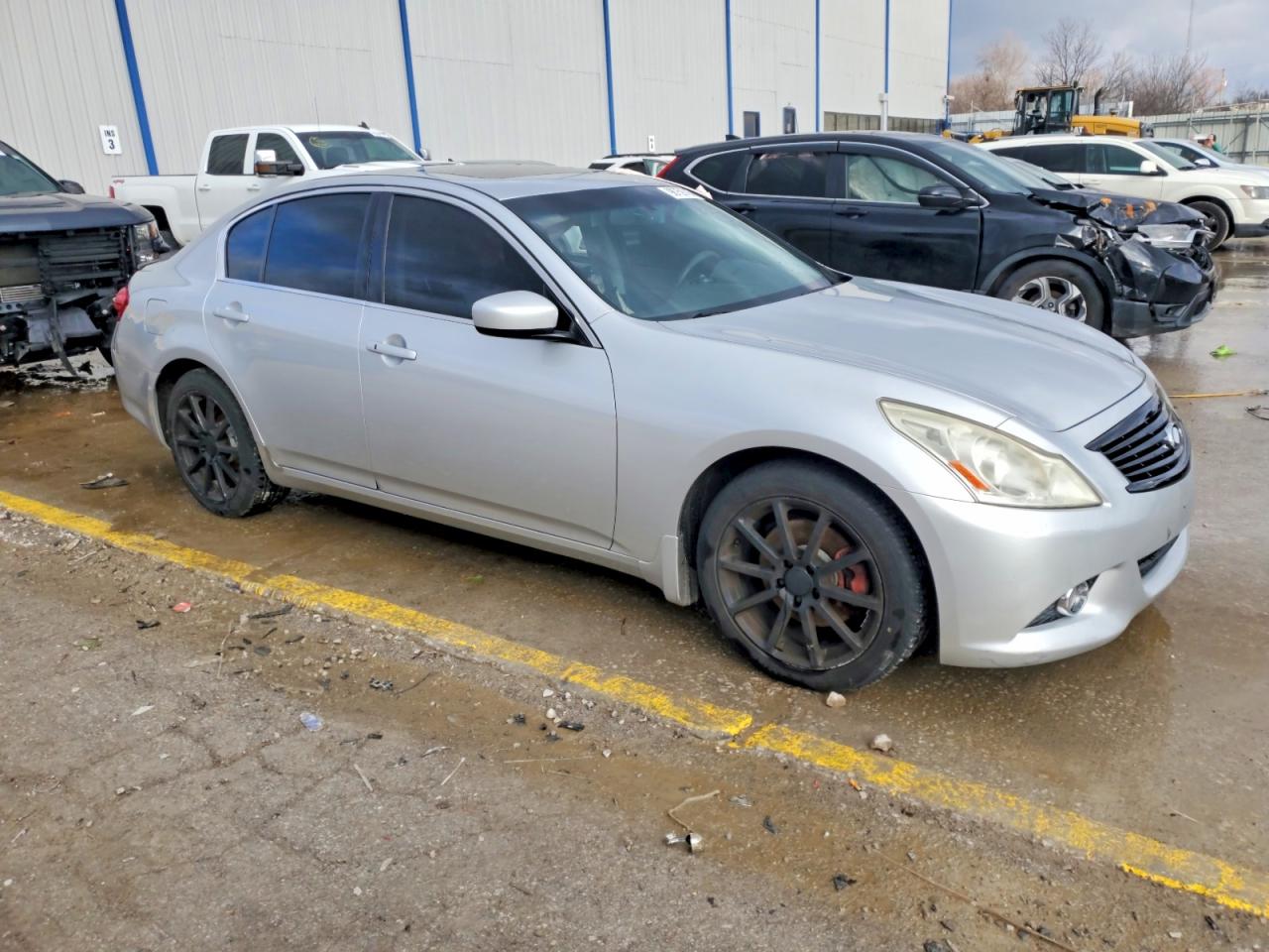 2013 INFINITI G37 photo 4