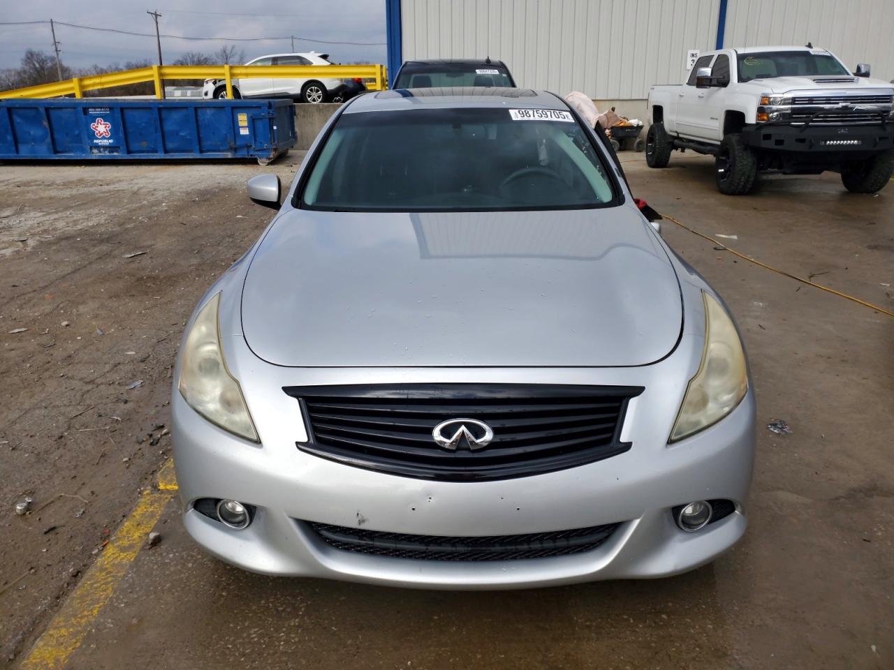 2013 INFINITI G37 photo 5