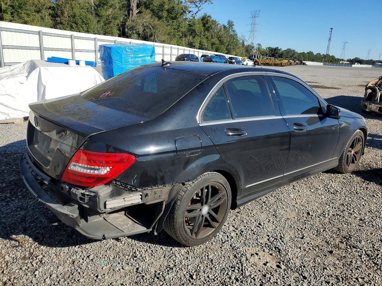 2014 MERCEDES-BENZ C 250 photo 3