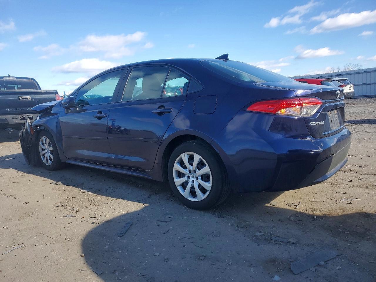 2020 TOYOTA COROLLA LE photo 2