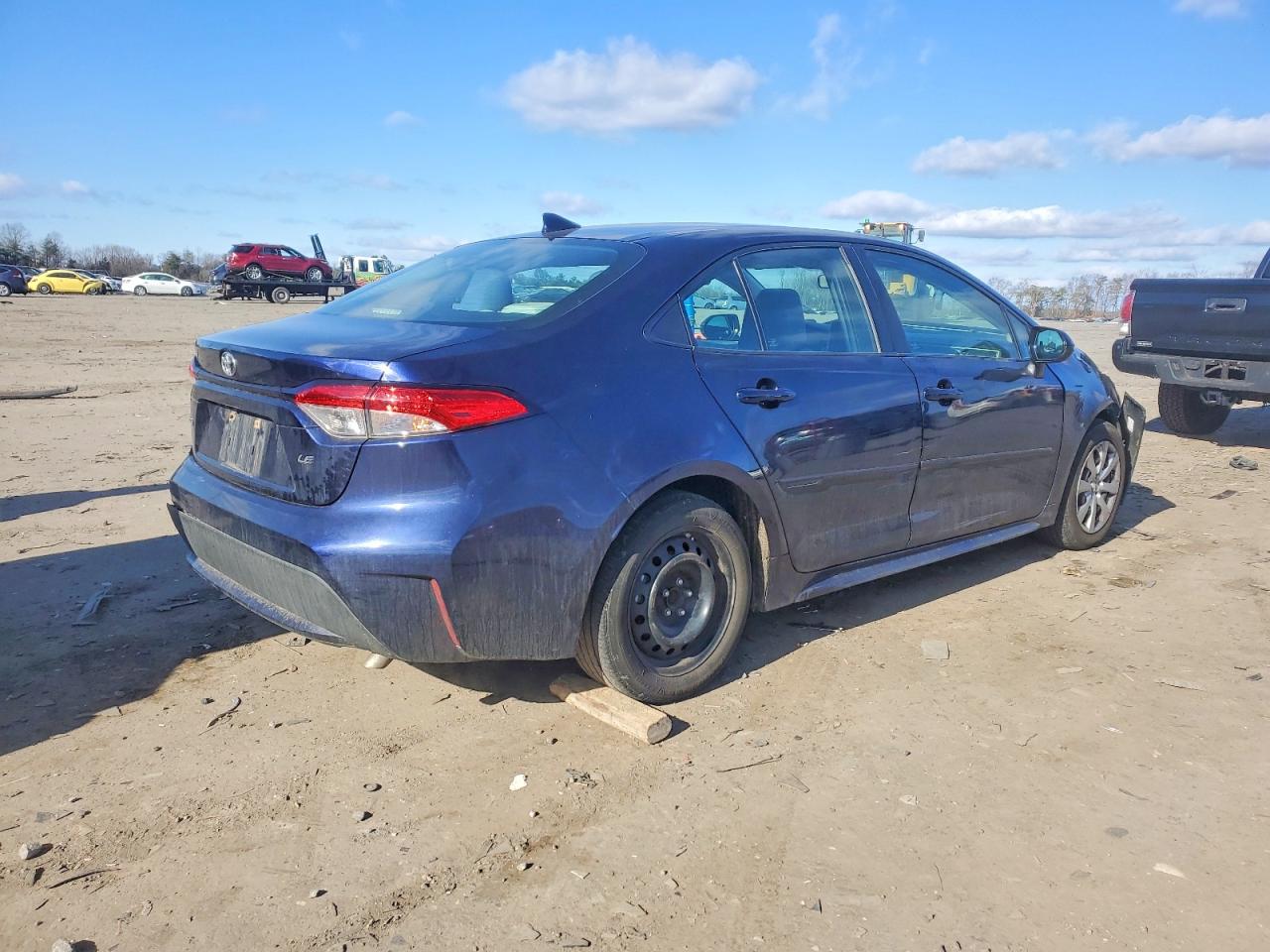 2020 TOYOTA COROLLA LE photo 3