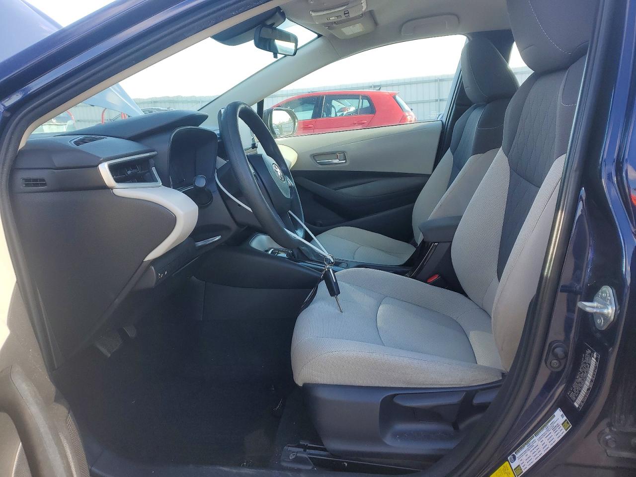 2020 TOYOTA COROLLA LE photo 7