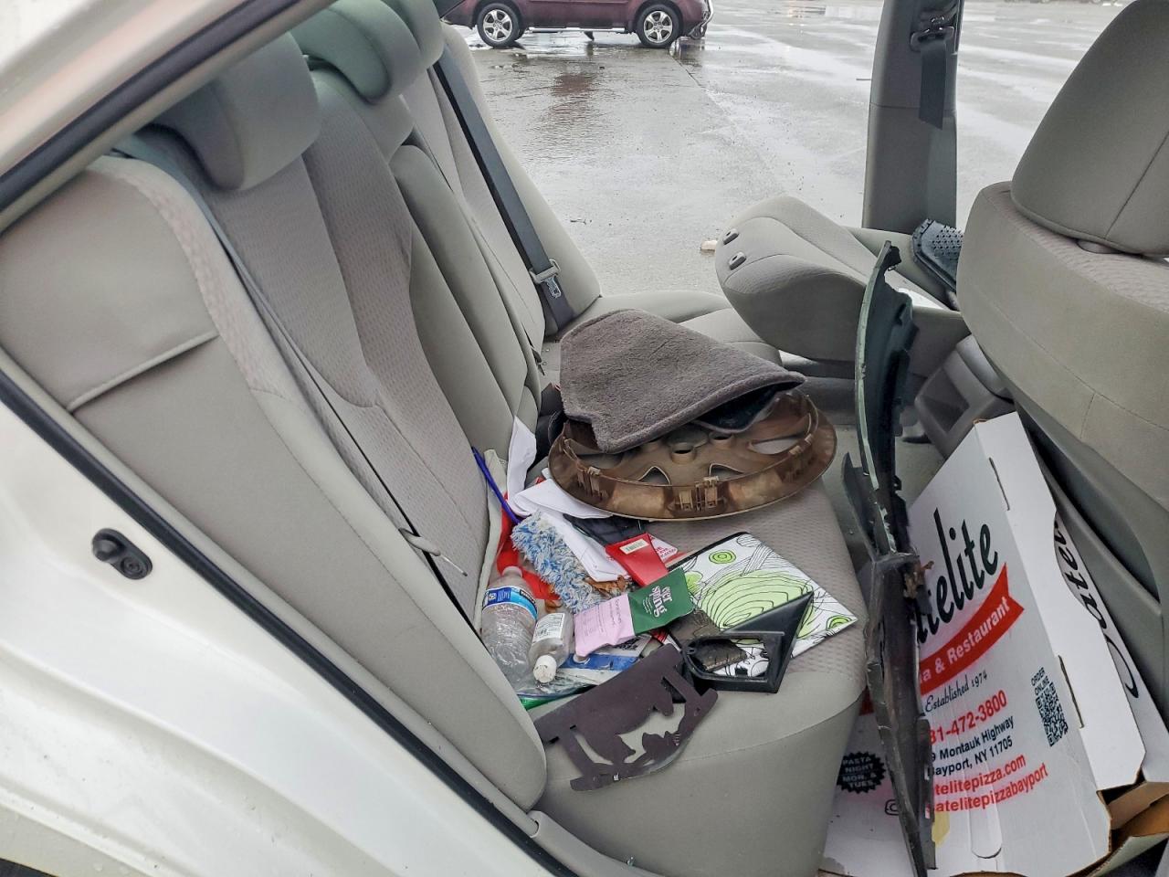 2011 TOYOTA CAMRY BASE photo 10