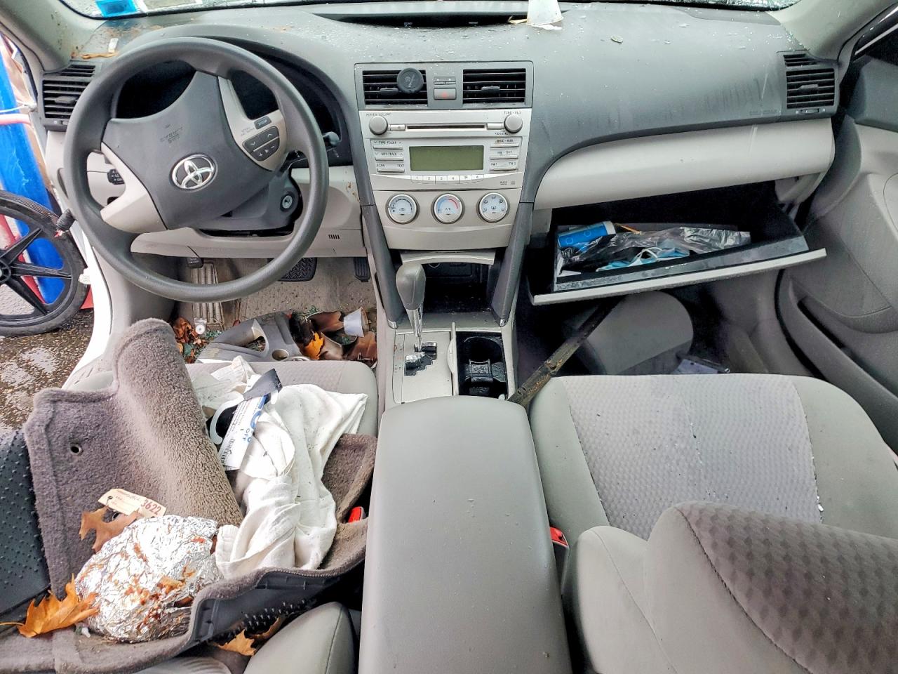 2011 TOYOTA CAMRY BASE photo 8