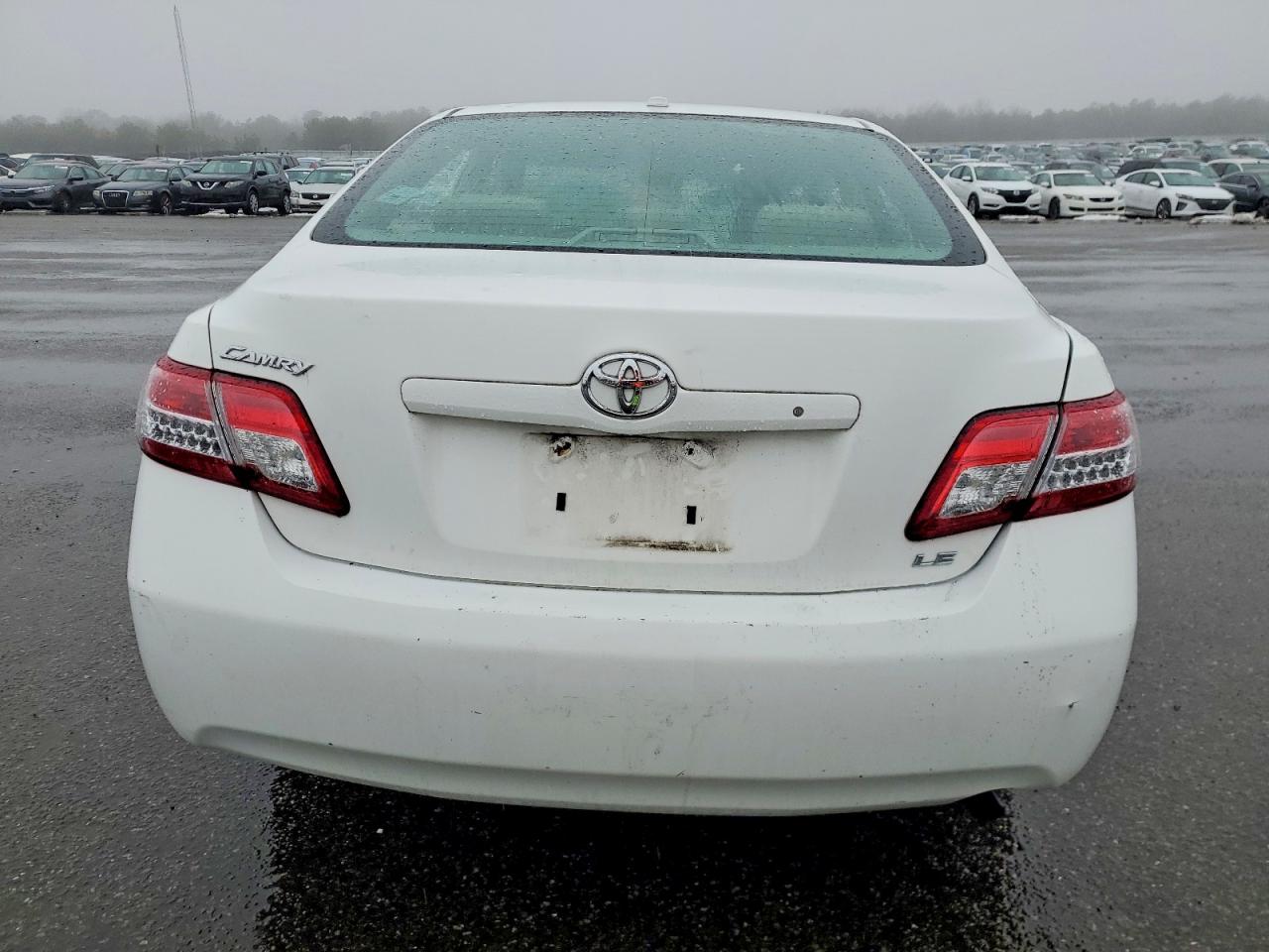 2011 TOYOTA CAMRY BASE photo 6