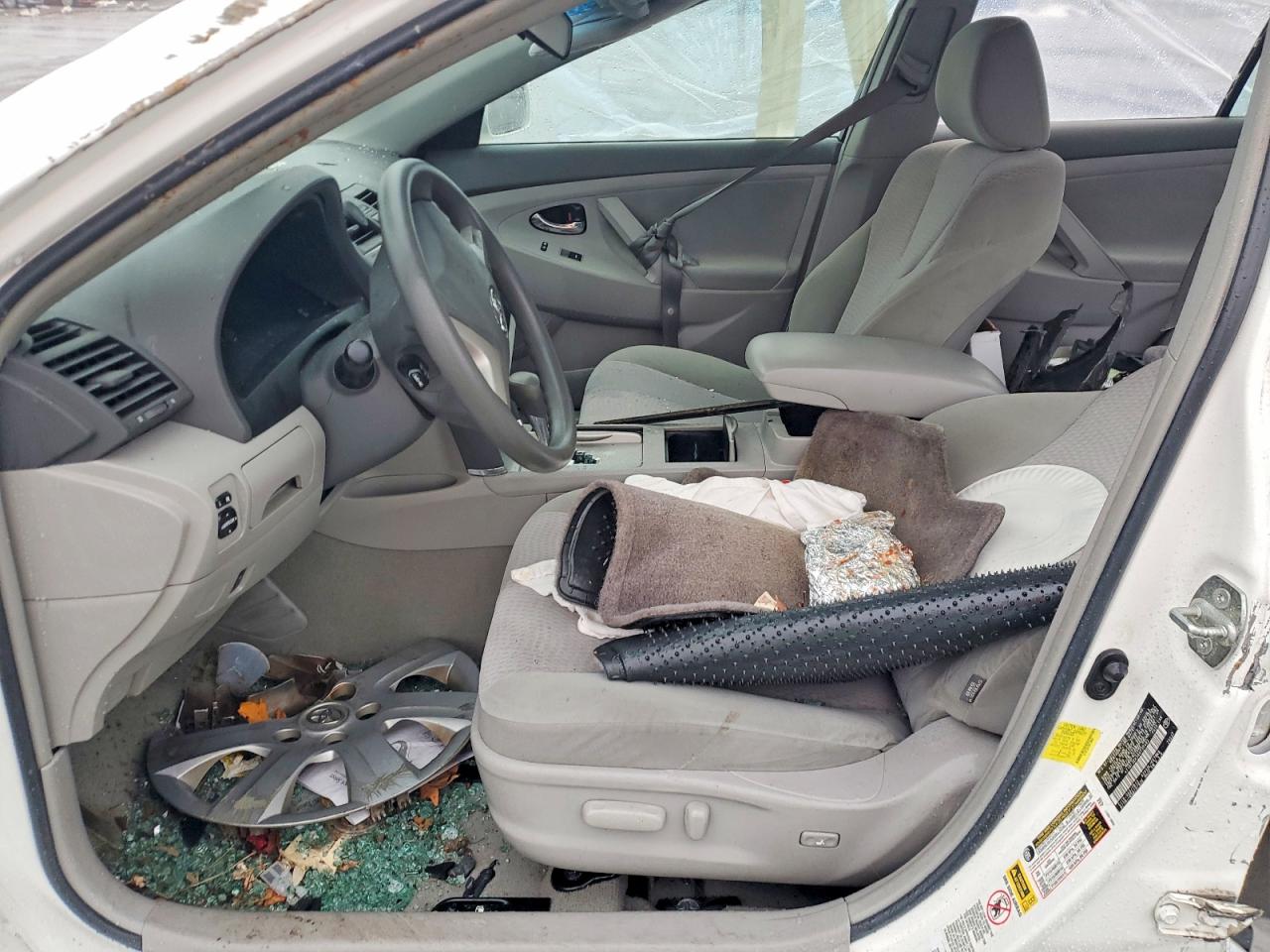 2011 TOYOTA CAMRY BASE photo 7