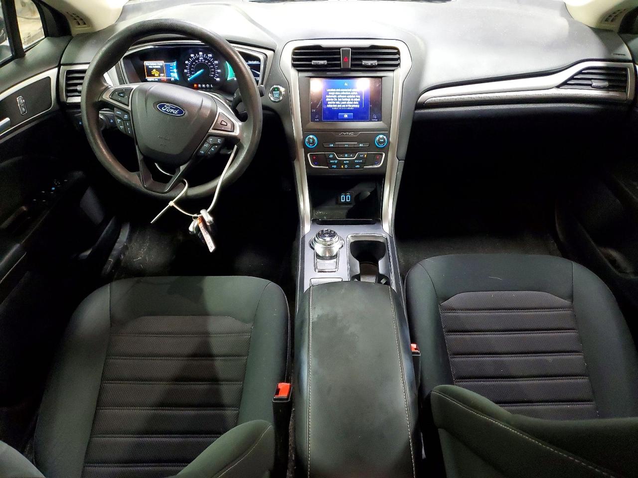 2020 FORD FUSION SE photo 8