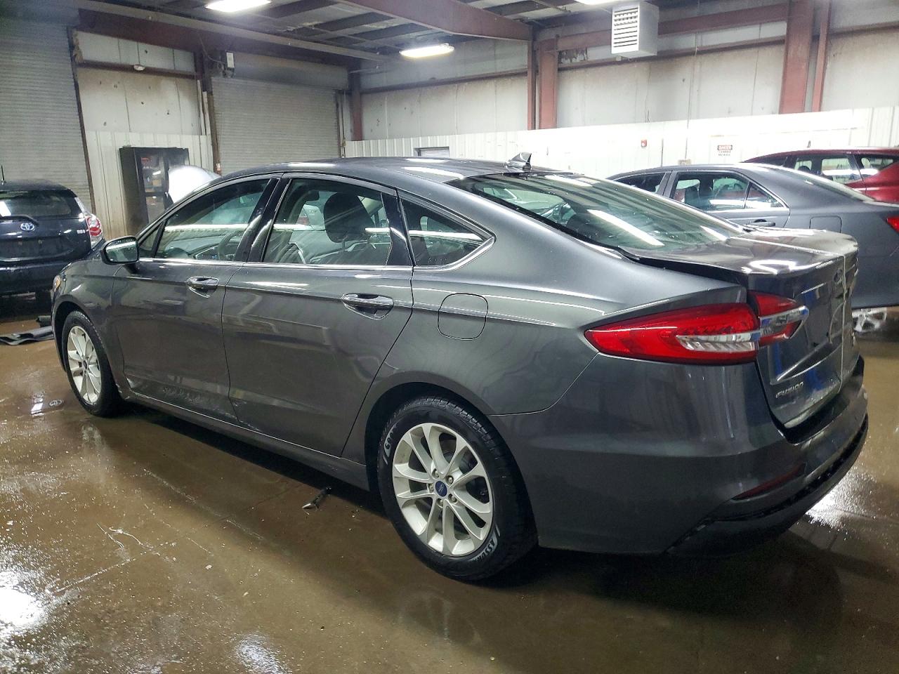 2020 FORD FUSION SE photo 2