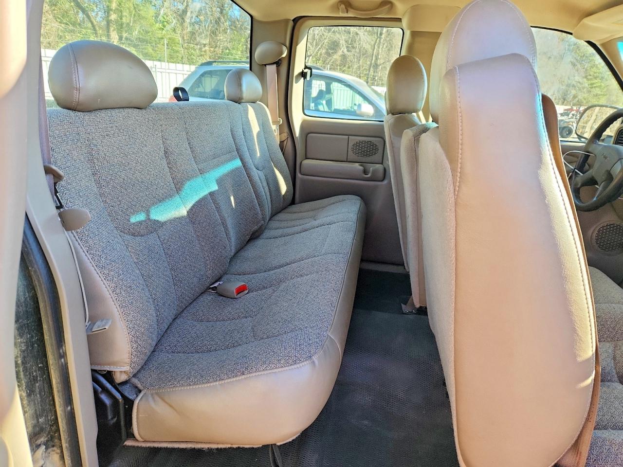 2004 GMC NEW SIERRA C1500 photo 19