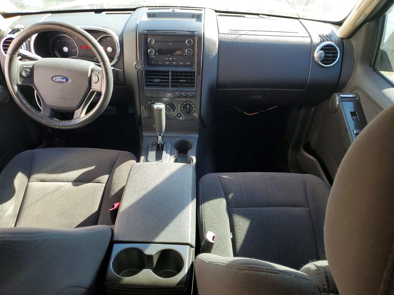 2010 FORD EXPLORER XLT photo 8