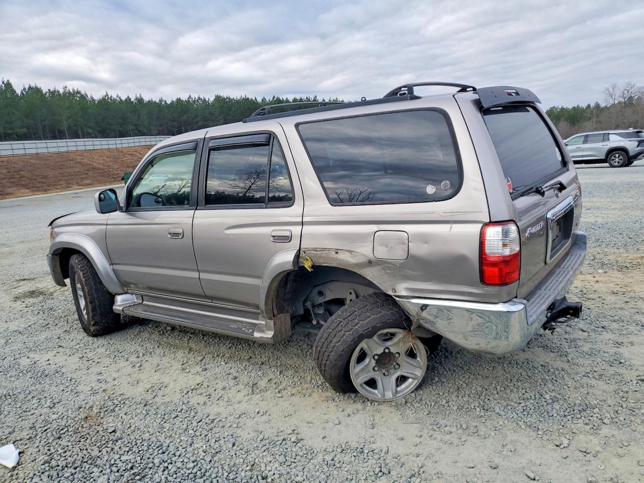 2002 TOYOTA 4RUNNER SR5 photo 2