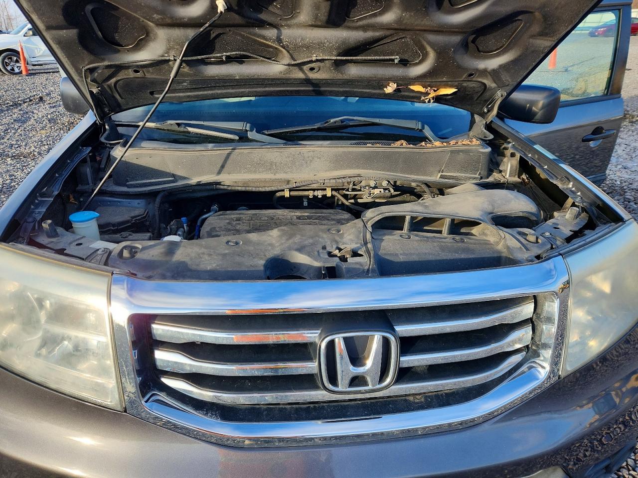 2012 HONDA PILOT LX photo 11
